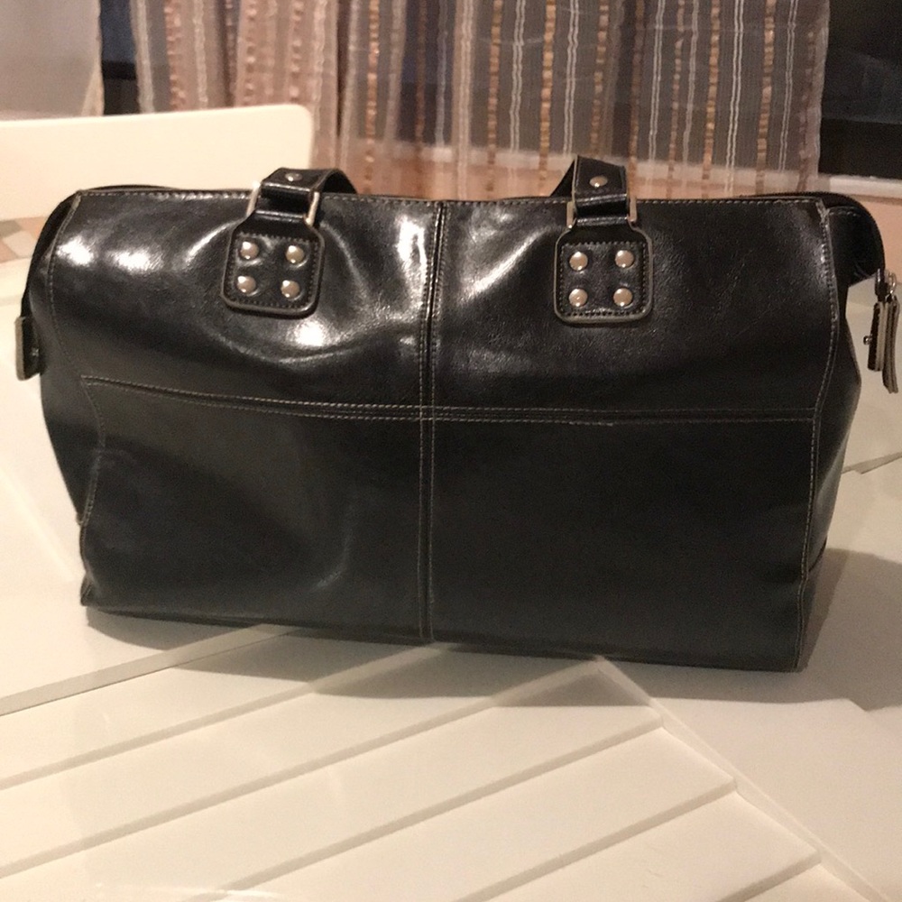 Kenneth Cole Oversized“Boston”-style Leather Bag